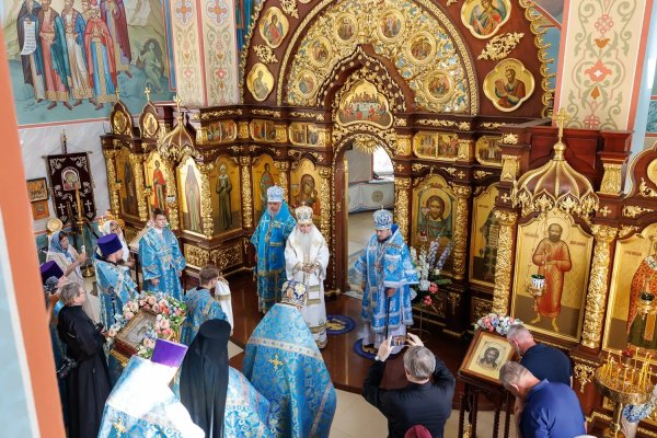 Божественная литургия в храме в честь Казанской иконы Божией Матери Богородице-Казанского Жадовского мужского монастыря п. Самородки