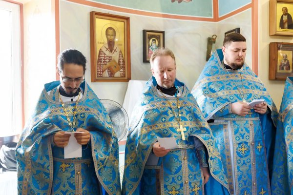 Божественная литургия в храме в честь Казанской иконы Божией Матери Богородице-Казанского Жадовского мужского монастыря п. Самородки