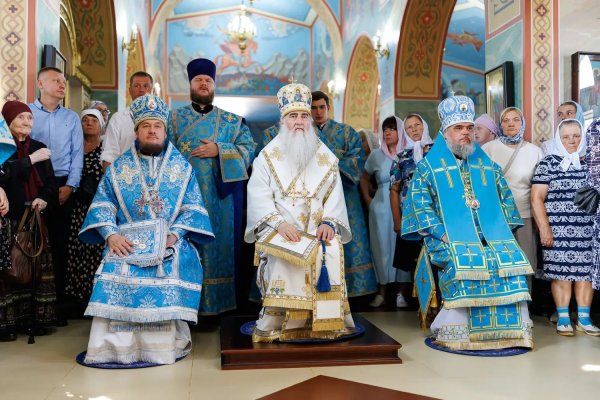 Божественная литургия в храме в честь Казанской иконы Божией Матери Богородице-Казанского Жадовского мужского монастыря п. Самородки