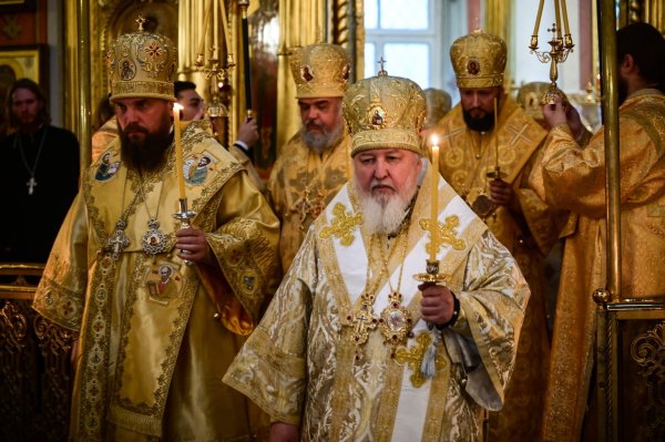Епископ Александр принял участие в соборном Богослужении в Свято-Успенском Псково-Печерском монастыре г. Пскова