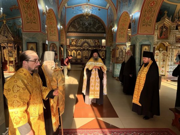 Воскресное всенощное бдение в Казанском монастыре