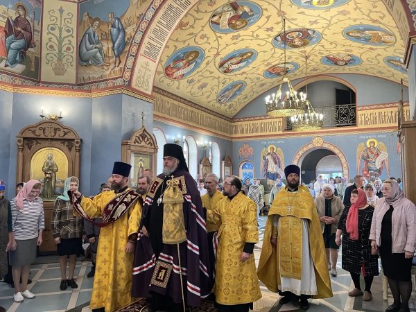Божественная литургия архиерейским чином в Инзенском соборе