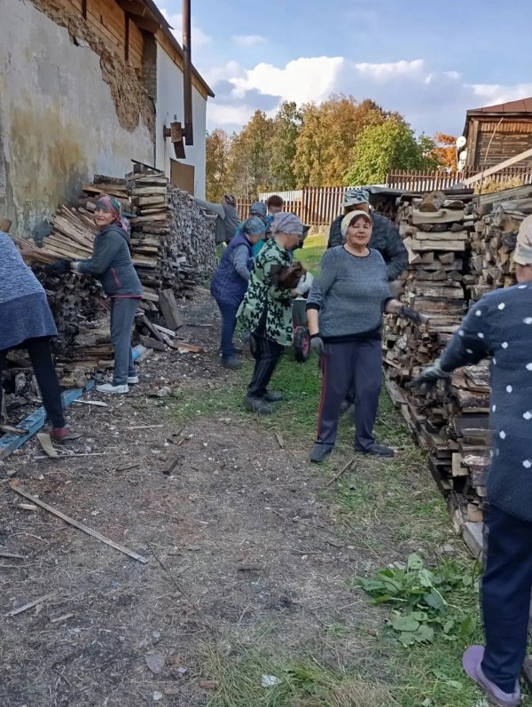 В храме р. п. имени В. И. Ленина прошел субботник