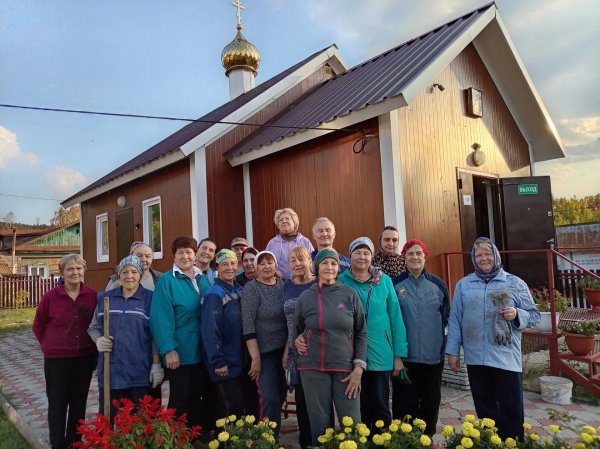 В храме р. п. имени В. И. Ленина прошел субботник
