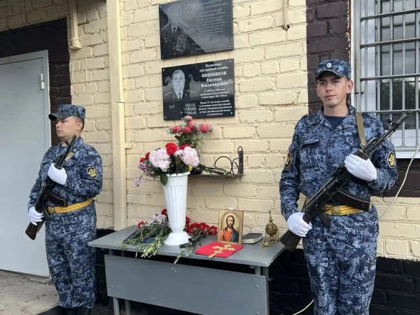 В следственном изоляторе № 3 г.Инзы УФСИН России по Ульяновской области увековечили память ветерана уголовно-исполнительной системы.