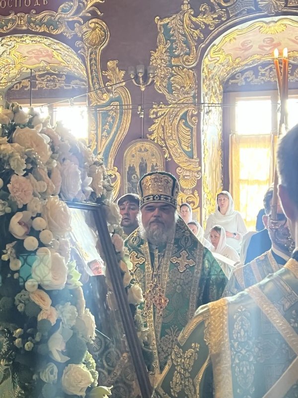 Божественная литургия в Сергиевском трапезном храме Троице-Сергиевой Лавры