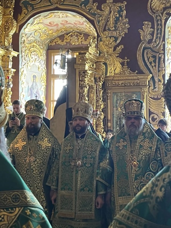 Божественная литургия в Сергиевском трапезном храме Троице-Сергиевой Лавры
