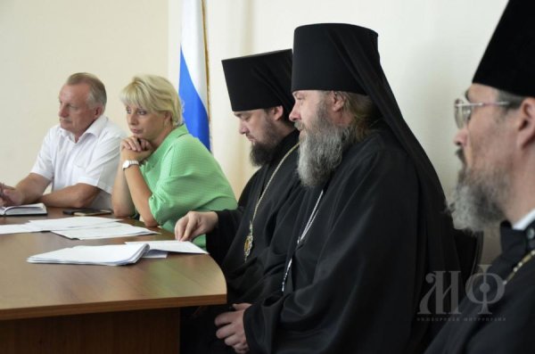 Епископ Филарет принял участие в телемосте с заместителем полномочного представителя Президента Российской Федерации в Приволжском федеральном округе Олегом Мельниченко