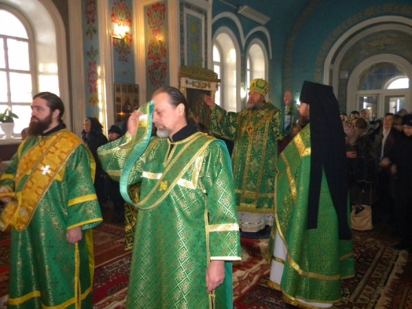 Епископ Филарет возглавил праздничное Богослужения в селе Новая Ханинеевка Барышского района