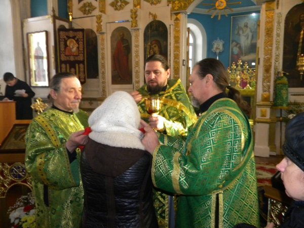 Епископ Филарет возглавил праздничное Богослужения в селе Новая Ханинеевка Барышского района