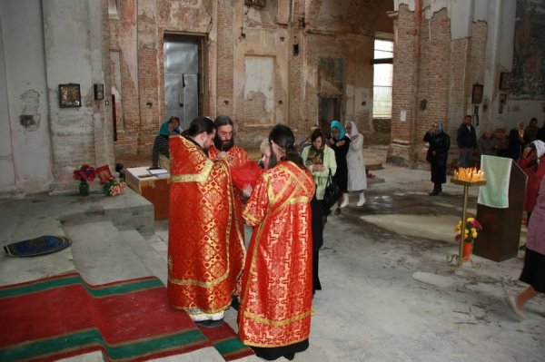Первая архиерейская служба в Пятино