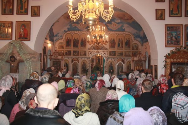 15 января, в день памяти прп. Серафима Саровского, епископ Филарет совершил Божественную Литургию в храме свт. Николая р.п. Николаевка