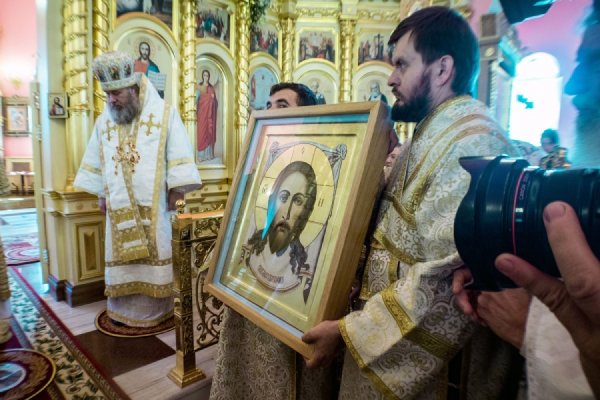 Архипастыри Симбирской митрополии совершили Литургию в Спасо-Преображенском храме г. Димитровграда