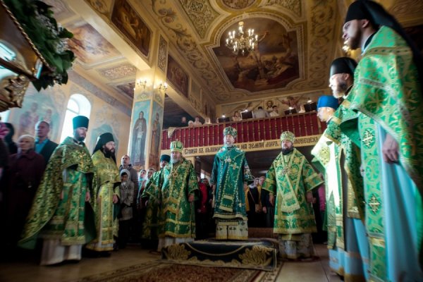 В Никольском храме города Мелекесса состоялось соборное архиерейское богослужение