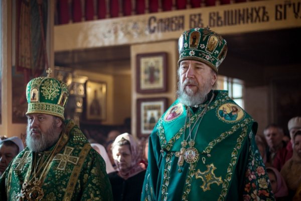 В Никольском храме города Мелекесса состоялось соборное архиерейское богослужение