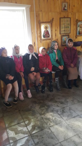 Учащмеся Глотовской средней школы посетили храм в рамках урока ОПК
