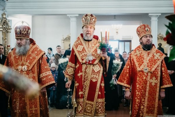 Архипастыри Симбирской митрополии совершили Великую вечерню праздника Пасхи