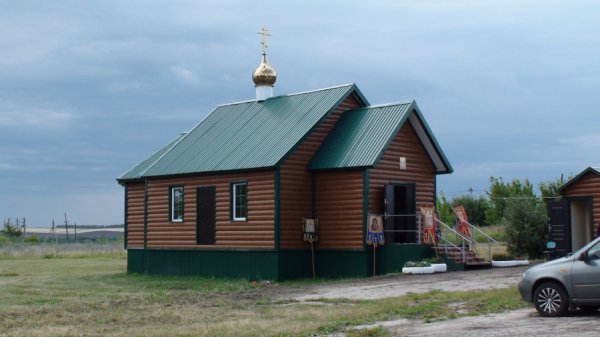 Епископ Филарет совершил богослужения престолького праздника с. Калиновка Радищевского района