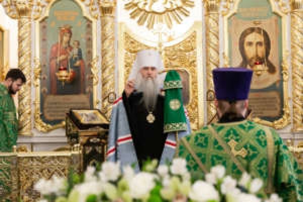 БОЖЕСТВЕННАЯ ЛИТУРГИЯ В СПАСО-ВОЗНЕСЕНСКОМ КАФЕДРАЛЬНОМ СОБОРЕ  УЛЬЯНОВСКА